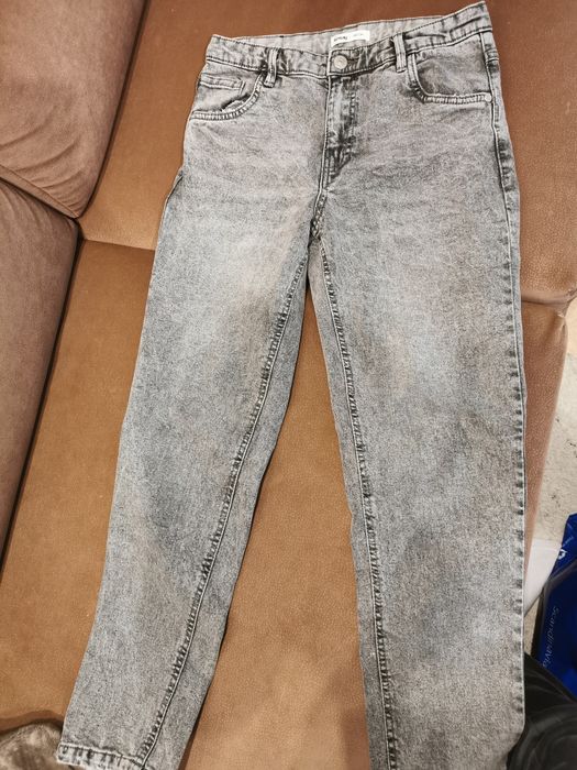 Spodnie jeans chłopięce 146