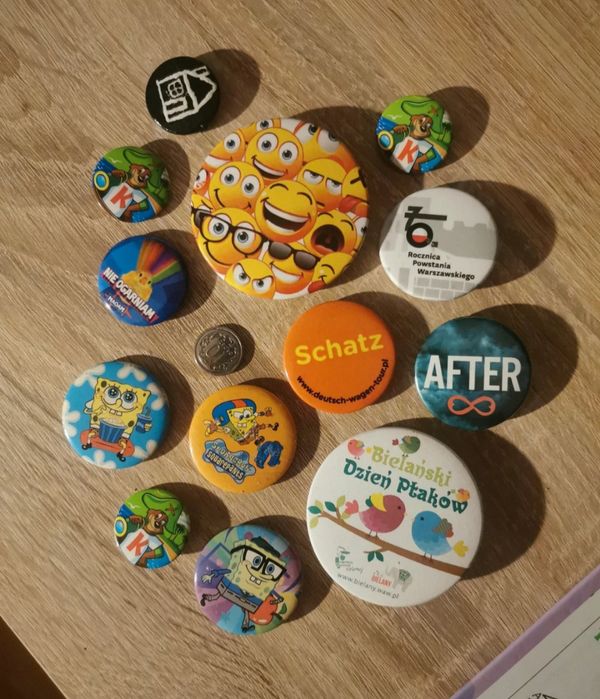 Przypinki różne (Spongebob, emoji, inne)