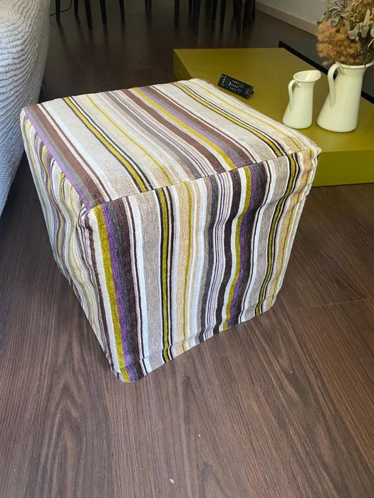 Cadeira Berger com repousa pes e almofadas