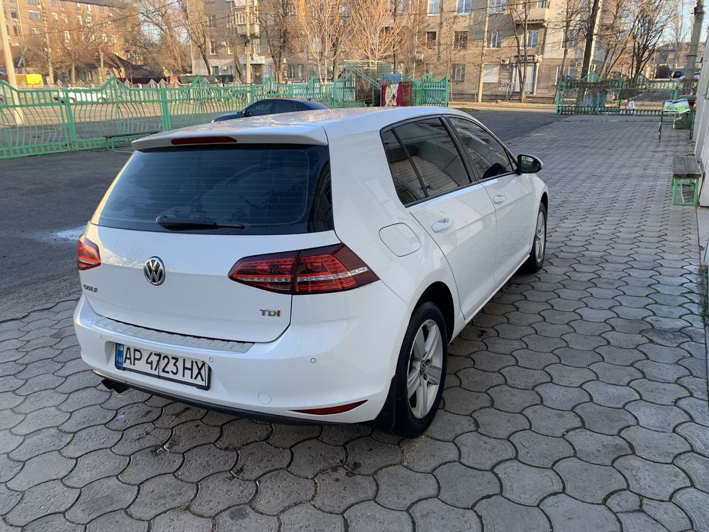 ПРОДАМ ГОЛФ 7  2014 г. Отличное состояние не бит не крашен