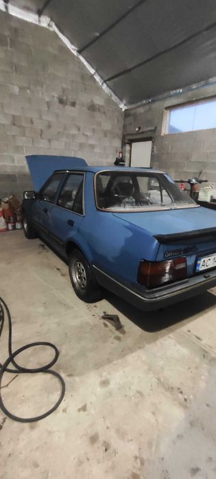 Форд оріон 1.8 бензин 1988р,на ходу