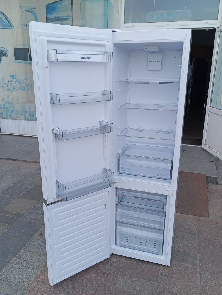 Холодильник Sharp No-Frost 175см из Германии гарантия ширина 55см