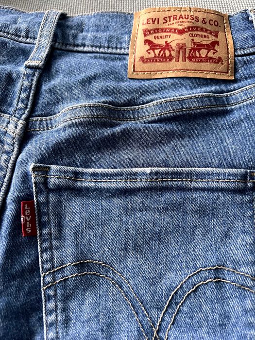 Джинси жіночі Levi's