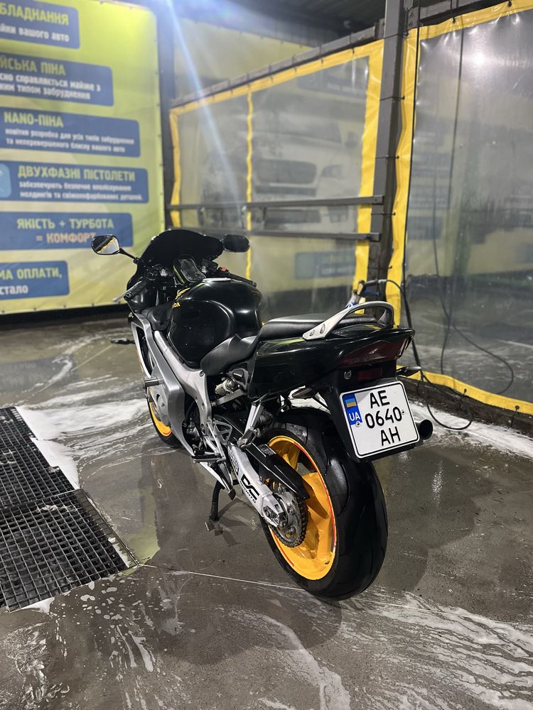 Продам  honda CBR 600 f4
