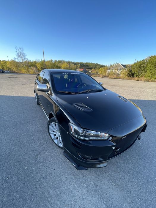 Мітсубісі lancer 10