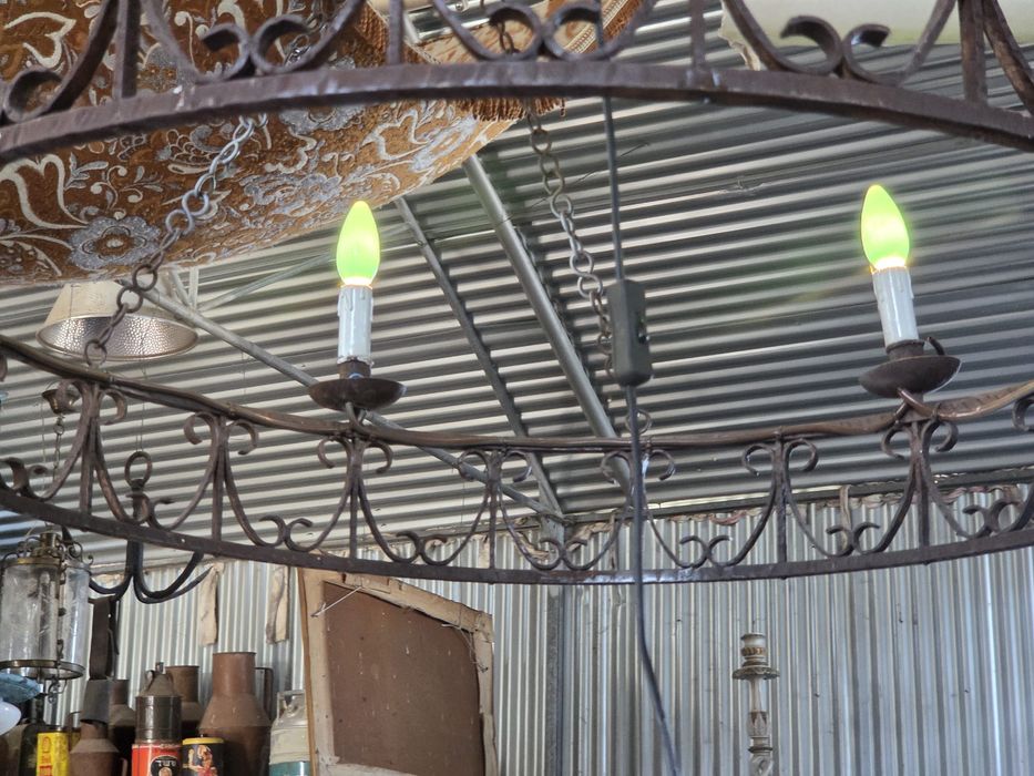 Candeeiro rustico em ferro forjado