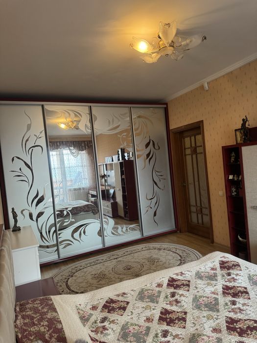 Продаж 2 кім ЦЕНТР 81 м, з якісним ремонтом