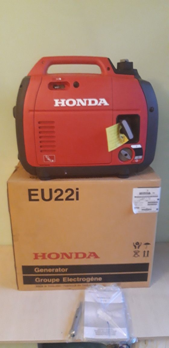 Инверторный генератор  Honda EU10i  EU22i