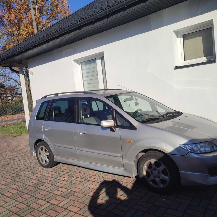 Spędzam samochód Mazda premasy 2004 r  2,0 benzyna