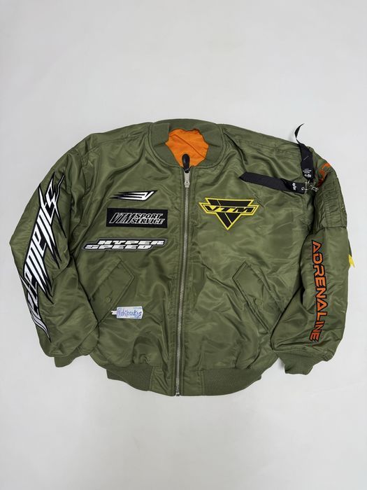 куртка бомбер пуховик Vetements Racing X Alpha industries bomber green
