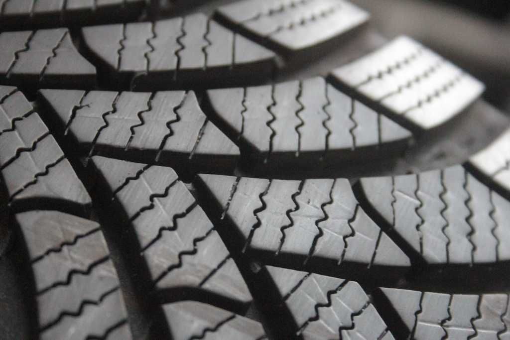 195/65/15 Semperit Speed-Grip 5 195/65 R15 91T 2x8mm