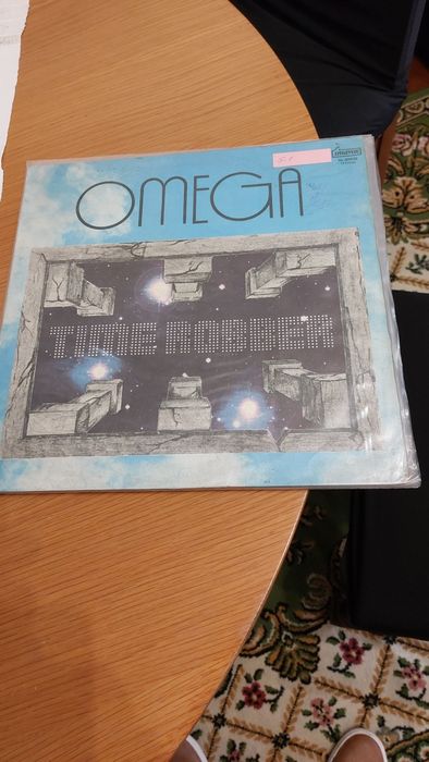 3 álbuns de vinil em muito bom estado de conservação.