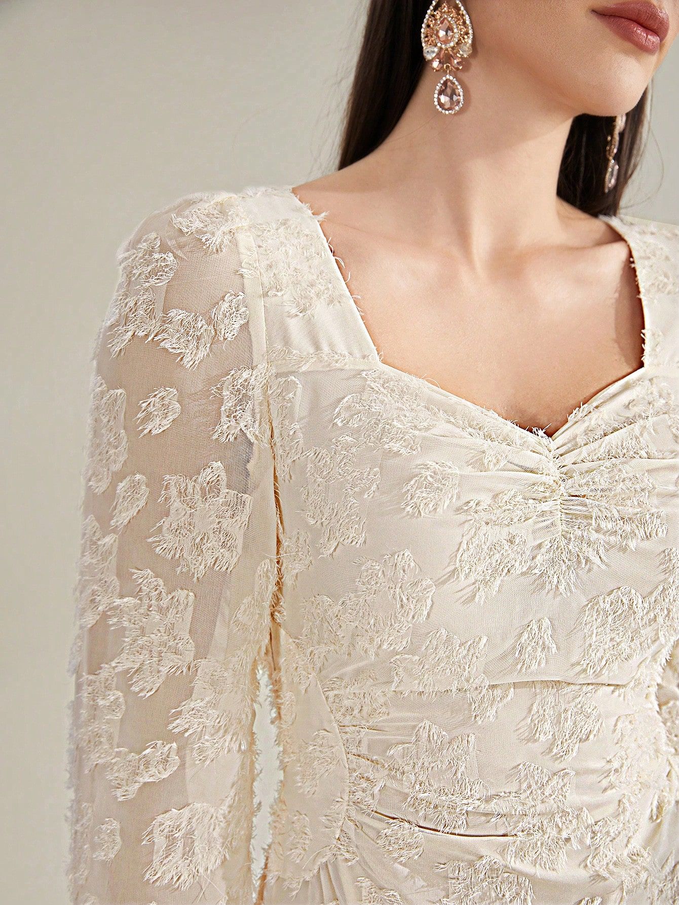 Sukienka Elegancka Żakardowa Rozkloszowana Beżowa Shein L 40
