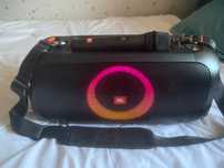 JBL PartyBox on the go
