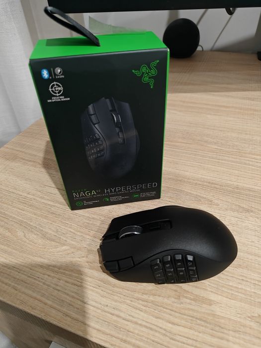 Razer Naga V2 Hyperspeed Wireless