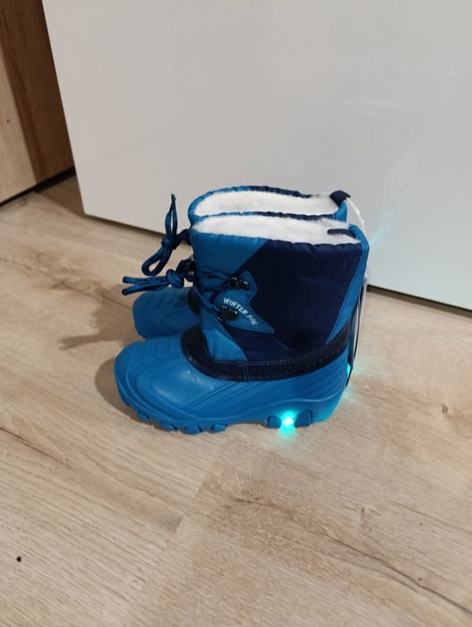 Nowe śniegowce 27 świecące wodoodporne buty zimowe ocieplane