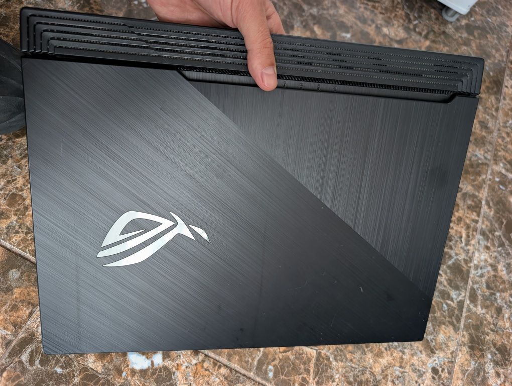 Ноутбук Asus ROG strix 15.6, GTX 1650 ti