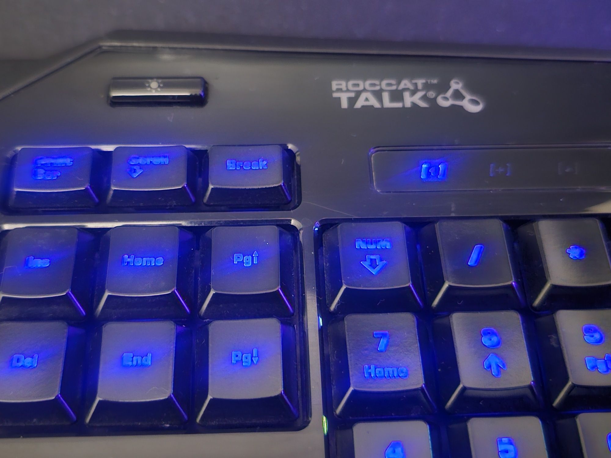 Teclado Roccat Isku