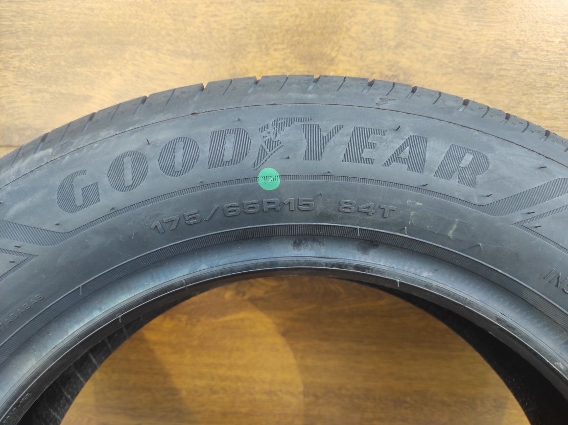 M opona GOODYEAR Efficient Grip Compact 2  175/65R15
