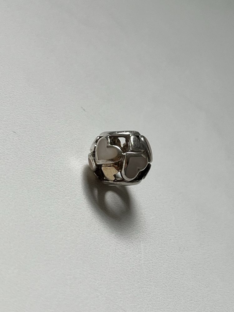 Pandora charms serduszka