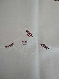 Obrus, serweta, ręcznie haftowany, owalny PRL 134 x 70