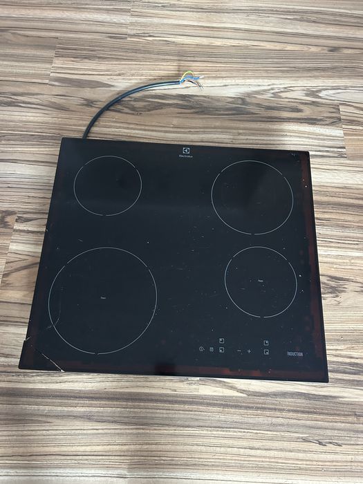 Plyta indukcyjna Elektrolux ( uszkodzona szyba )