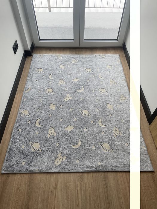 Dywan świecący kosmos planety