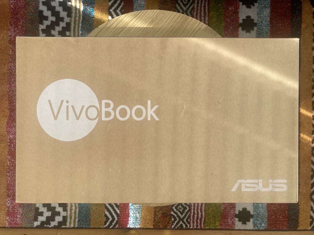 Laptop ASUS VivoBook R520UA