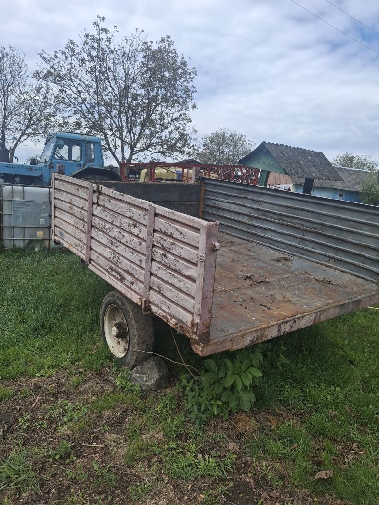 Продам трактора і причіп