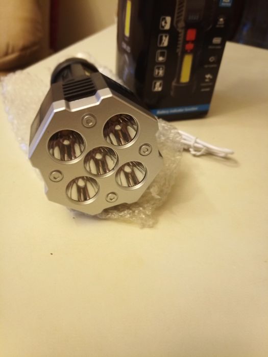 Ліхтар акумуляторний світлодіодний.