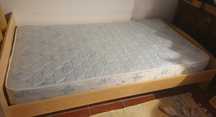 Cama em madeira aglomerado folheado