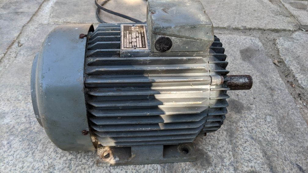 Motor trifásico 3CV Efasec