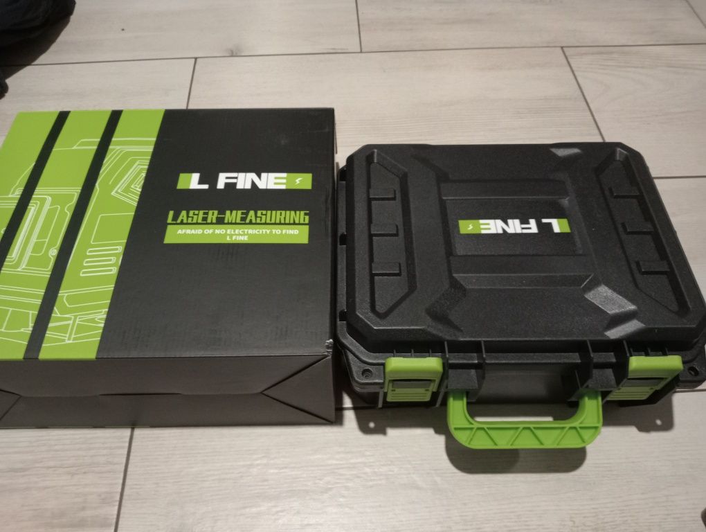 Poziomica laserowa 4d zielona 2xaku walizka