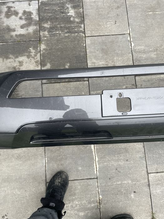 Продам передний бампер на Toyota Land Cruiser 300