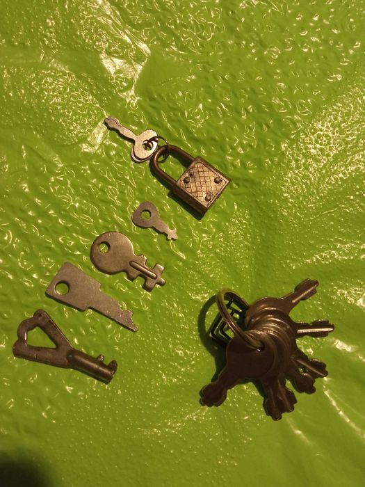 Ключи от чемоданов времен СССР