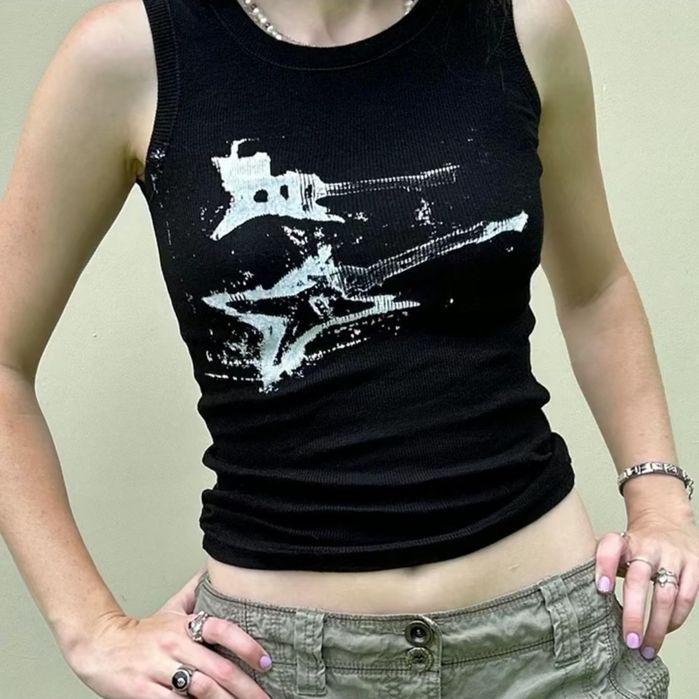 Чорна жіноча майка