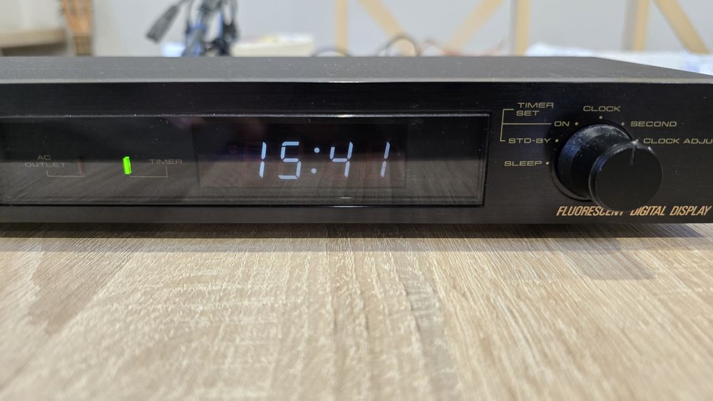 Pioneer zegar DT-555