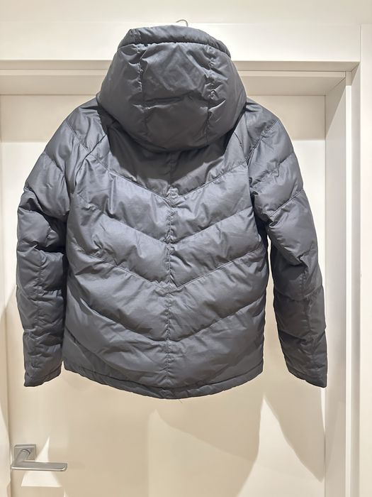 Zimowa kurtka Nike w rozmiarze 147/158