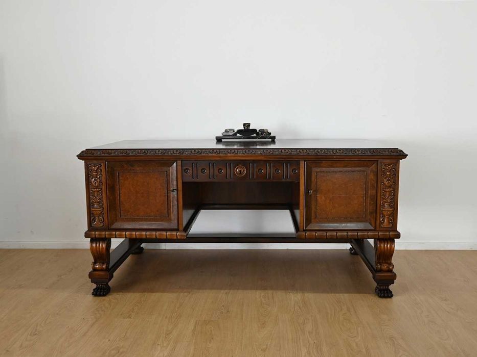 biurko na lwich łapach 091202