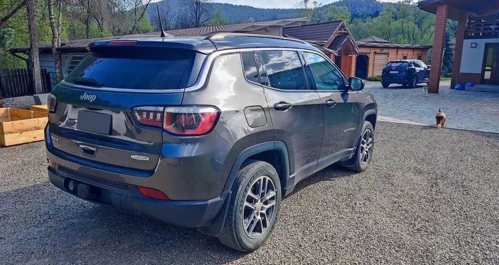 Jeep Compass Latitude + 4x4
