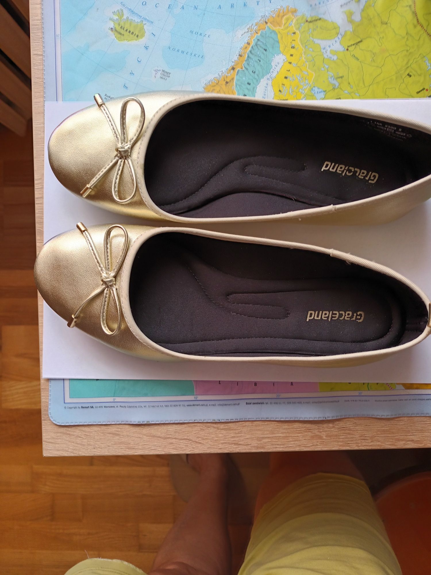 Buty damskie na płaskim obcasie
