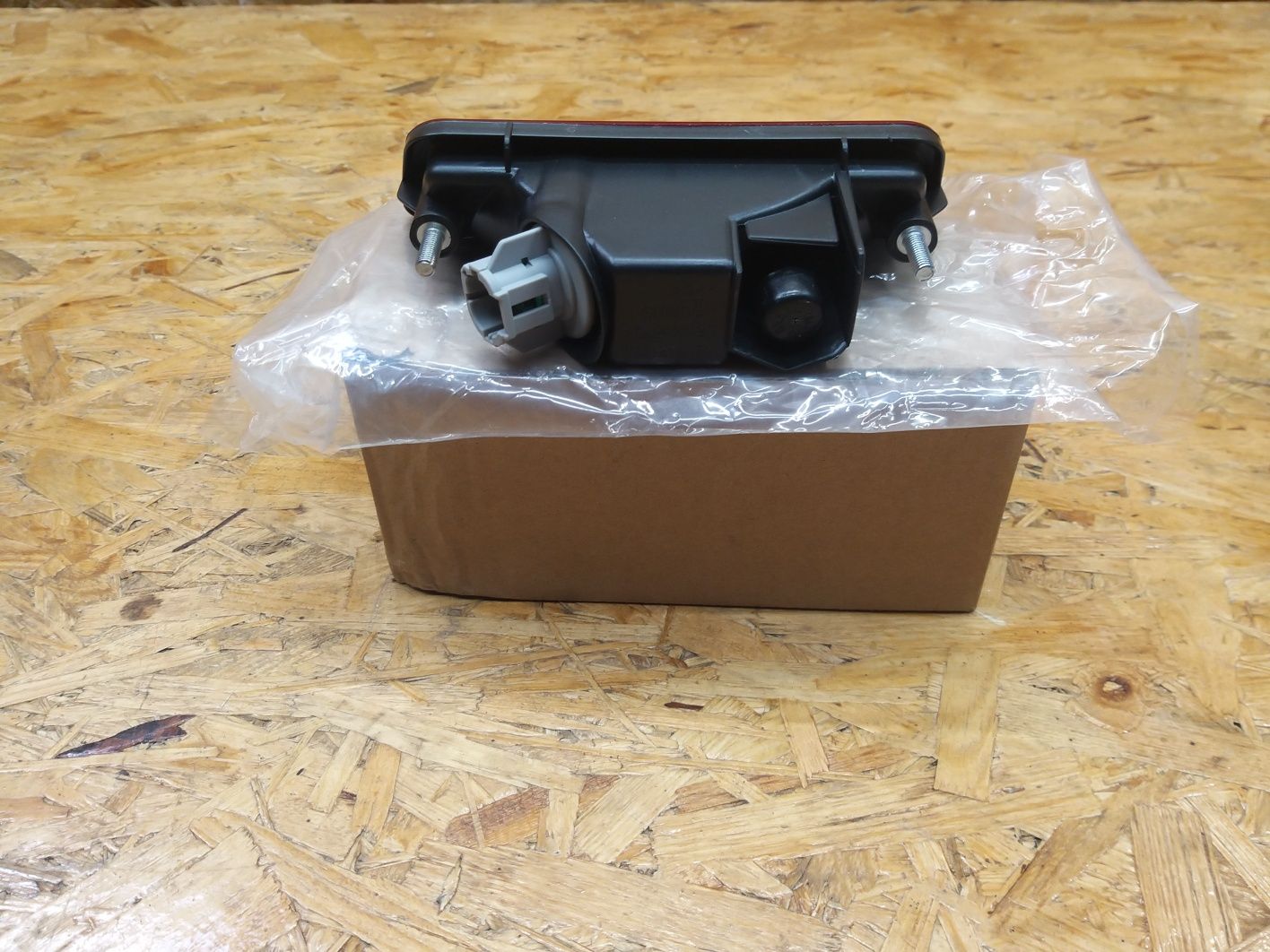 Задня протитуманка на Nissan Rogue 2014 - 2020 Murano Leaf