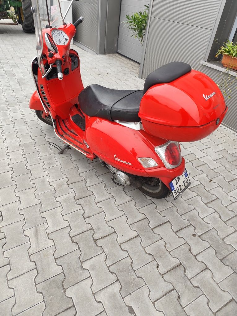 Vespa GTS 125/50 uszkodzona 2003 rok