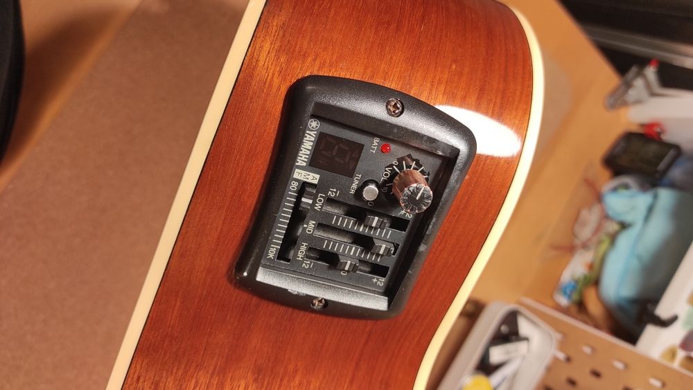 Gitara elektro akustyczna Yamaha FJX720SC z twardym case'm