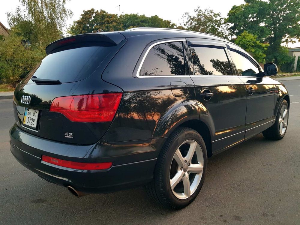 Ауди Q7 S-Line в отличном состоянии