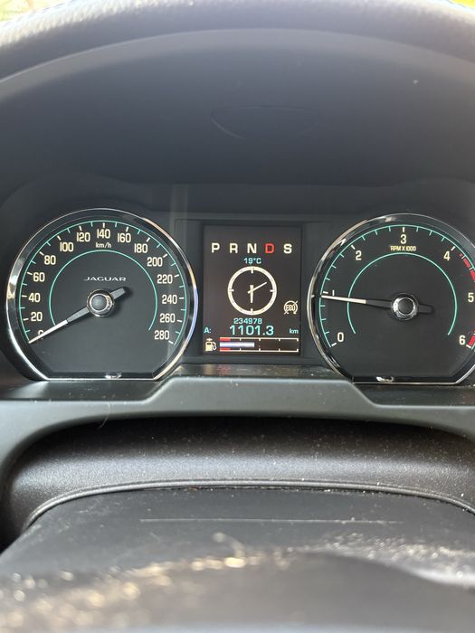 Jaguar XF Sedan 2.2 D