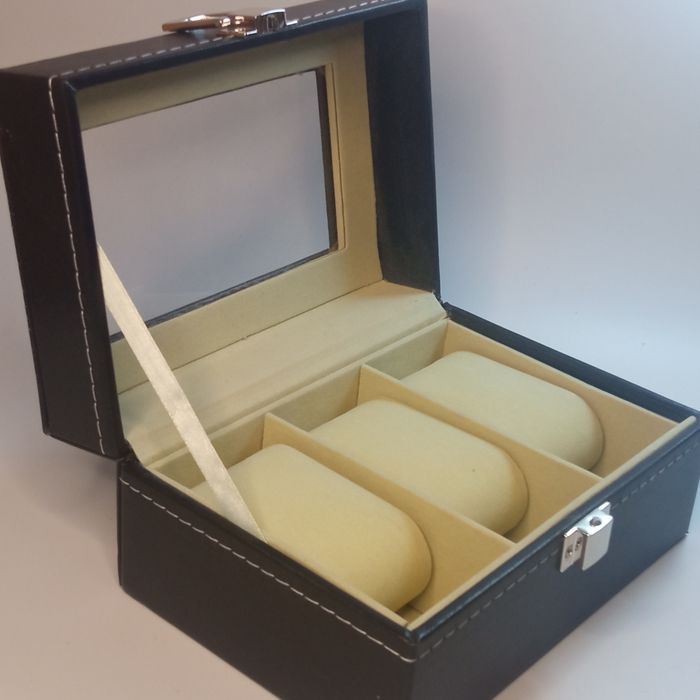 Футляр / кейс  для зберігання годинників.