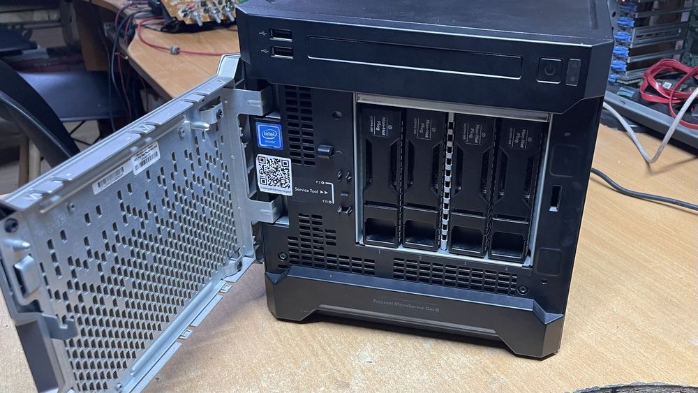 Сервер HP ProLiant MicroServer Gen8