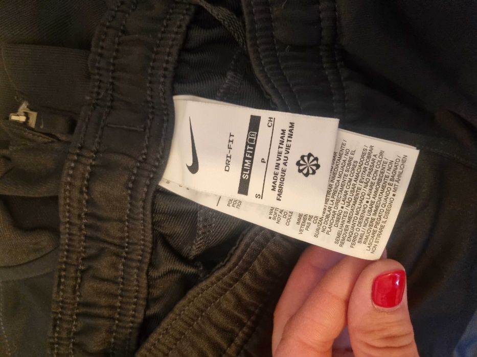 Dres Nike S Barcelona, spodnie i bluza, oryginalne