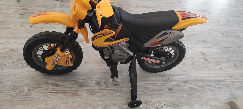 Motor na akumulator cross